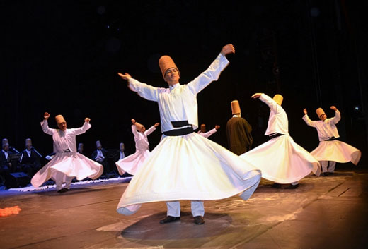 خارجی ها برای مولانا سر و دست می‌شکنند!