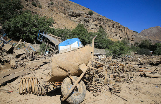 عکس: مسجدجامعی در مناطق سیل‌ زده