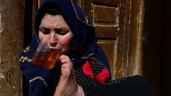 زندگی زن افغان بدون دست +عکس