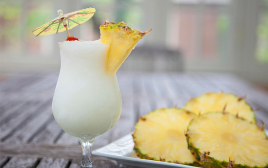 پیناکولادا؛ نوشیدنی آناناس و نارگیل