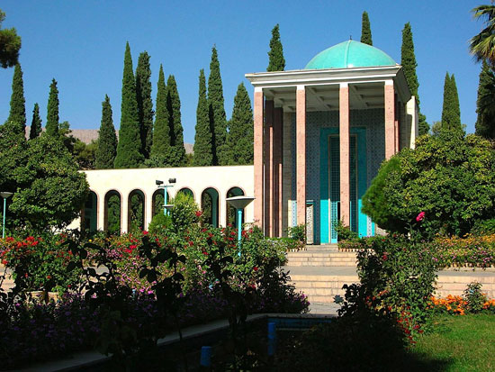 سعد‌ی، شیرازه‌بند‌ مکتب اد‌بی شیراز