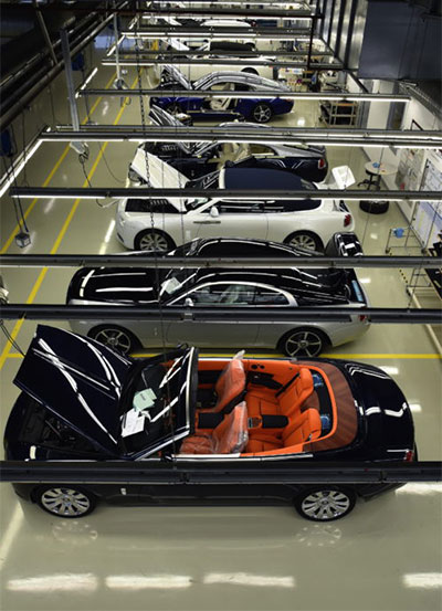 گشتی در کارخانه رولزرویس، لوکس ترین خودرو جهان