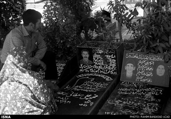 آهسته، پدر خوابیده‌ است...