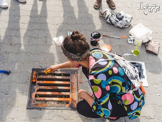 استفاده از درپوش های شهری برای نقاشی تیشرت!