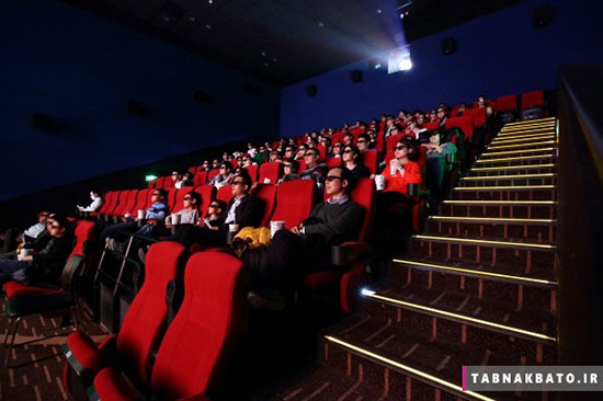 چرا معمولا صندلی‌های سینما قرمز رنگ است؟