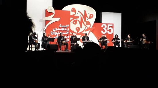 هنرنمایی سیاه‌پوشان خنیاگر در جشنواره فجر