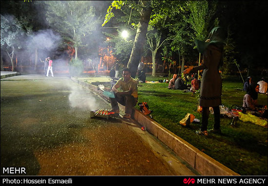 شب نشینی در پارکهای تهران