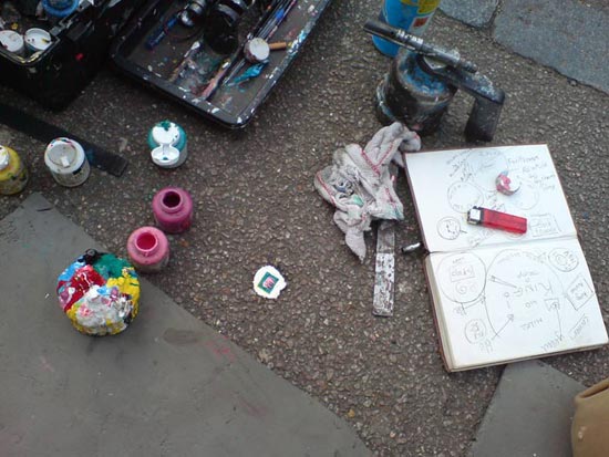 هنرنمایی آدامسی در خیابان! + عکس