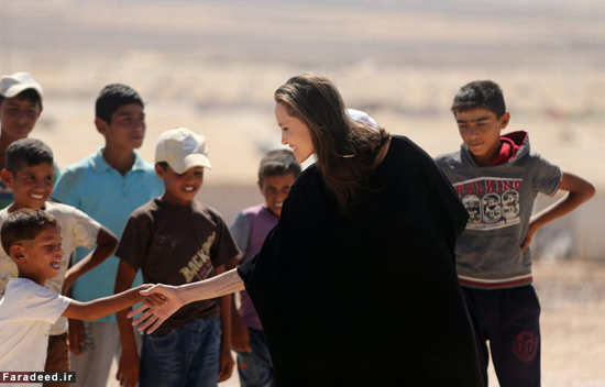 آنجلینا جولی در اردوگاه آوارگان سوری