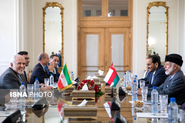 دیدار وزیر امور خارجه عمان با ظریف