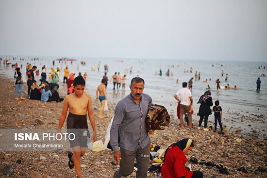 چند قاب باورنکردنی از ساحل بندرعباس در نوروز
