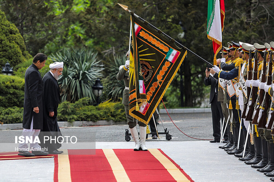 استقبال رسمی روحانی از نخست‌وزیر پاکستان