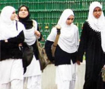 الزامی شدن حجاب در یک دانشگاه هندی