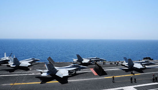 عکس: آغاز حمله هوایی آمریکا علیه داعش
