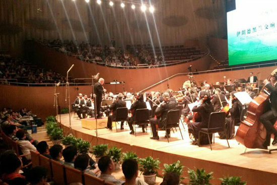 استقبال بی‌نظیر از ارکستر ایرانی در شانگهای