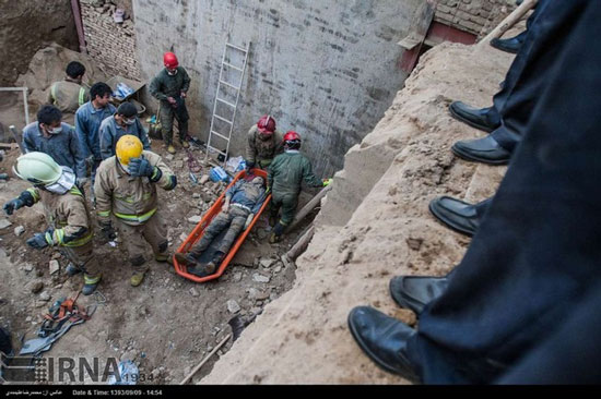 عکس: 1 کشته در ریزش آوار تهران