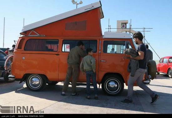 عکس: نمایشگاه خودروهای قدیمی در بوشهر
