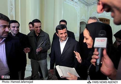 عکس‌های متفاوت از احمدی نژاد و لاریجانی ها