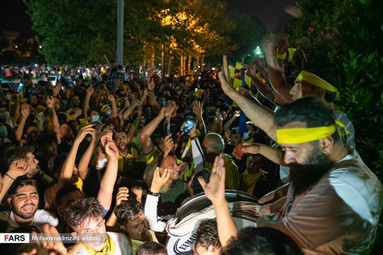 شادی مردم شیراز بعد از صعود فجر به لیگ برتر