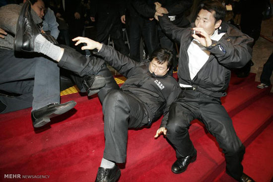 عکس: ضرب و شتم خوراک سیاستمداران!