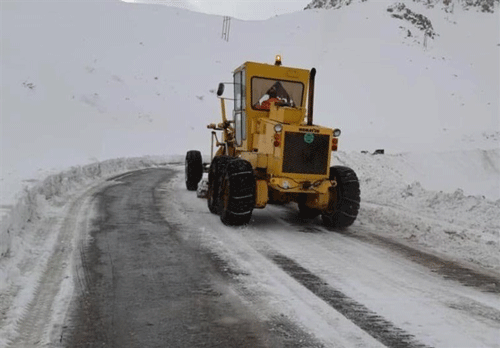 کولاک برف در گردنه‌های شهرستان کوهرنگ