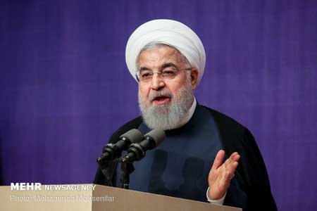 روحانی: می‌فهمم کارمندان در فشار اقتصادی هستند، آمریکا ماهی دو بار پیغام مذاکره می‌دهد