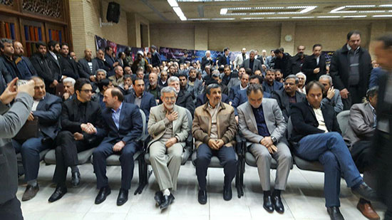 احمدی نژاد و آقای کاندیدای احتمالی در ختم