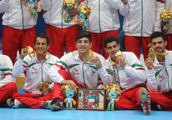 اهدای مدال طلای والیبال نشسته ایران