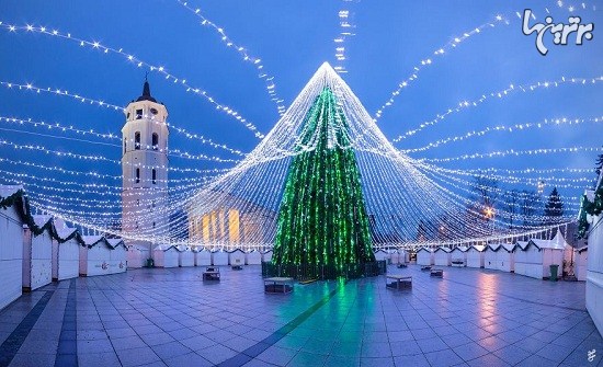 درخت کریسمس با 50 هزار لامپ در ویلنیوس
