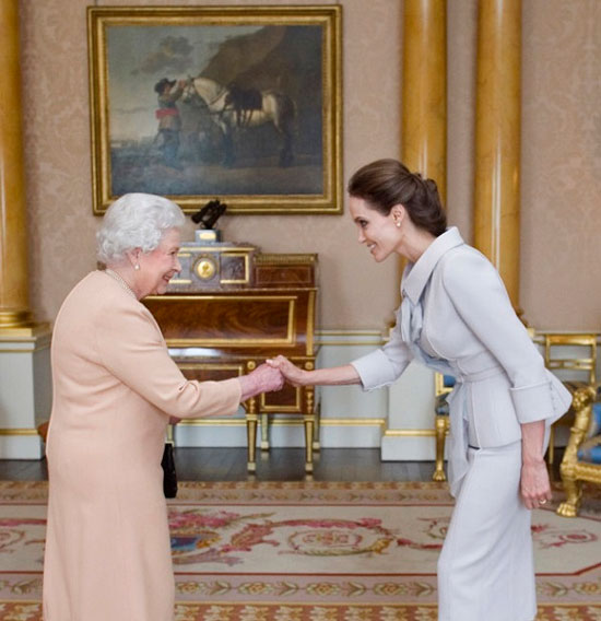 ملاقات آنجلینا جولی با ملکه انگلستان