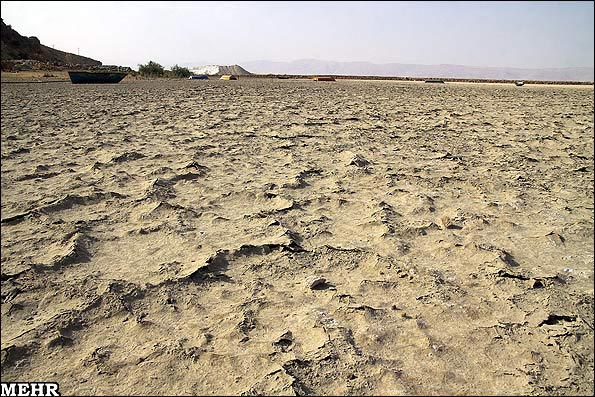 عکس؛ دریاچه مهارلو خشک شد