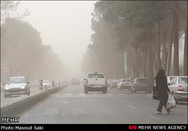 گزارش تصویری: طوفان شن در یزد