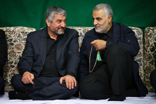احمدی نژاد در شام غریبان در حسینیه امام(ره)