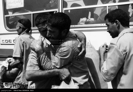 عکس: بازگشت آزادگان به میهن در سال 69