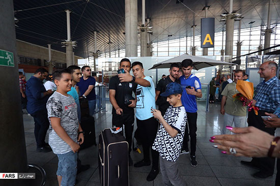 بازگشت کاروان تیم ملی فوتبال به تهران