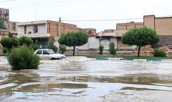 تصاویری از آب‌گرفتگی و سیلاب در آبادان