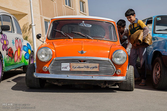 گردهمایی خودروهای کلاسیک در یزد
