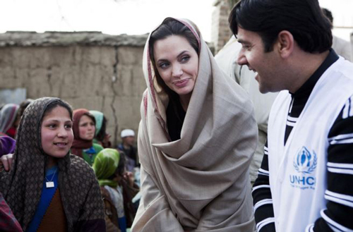 سنگ تمام «آنجلینا جولی» برای دختران افغانستان