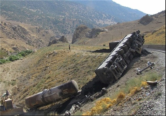 جزئیات واژگونی قطار باری در ایستگاه دیزباد