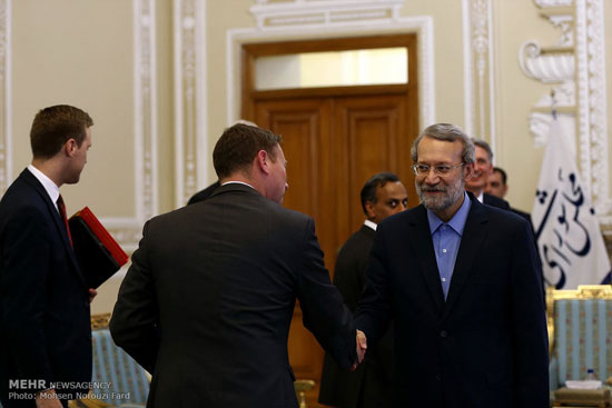 عکس: دیدار وزیر خارجه انگلیس با لاریجانی