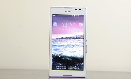 بررسی گوشی هوشمند Sony Xperia C