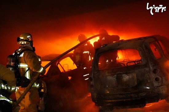 تصاویر شجاعت آتش نشانان در مبارزه با شعله های عظیم آتش