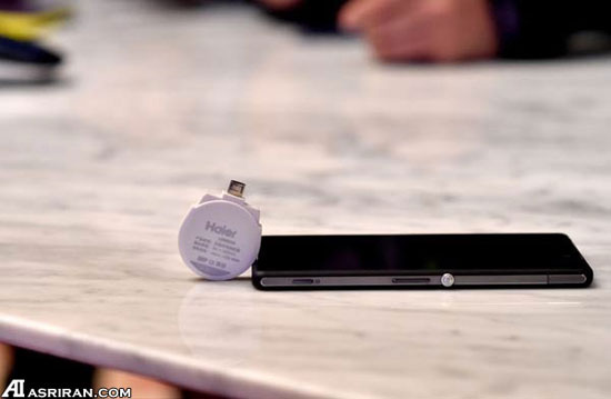 گوشی‌هایتان را با این میز شارژ کنید! +عکس