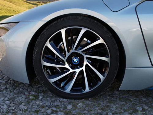 BMW i8؛ اسپرت رؤیایی هیبریدی بی ام دبلیو!