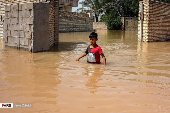 زیر آب رفتن یک روستا بر اثر سیل خوزستان