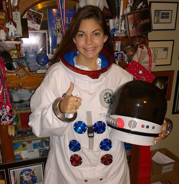 دختر ۱۷ ساله‌ای که به مریخ سفر خواهد کرد