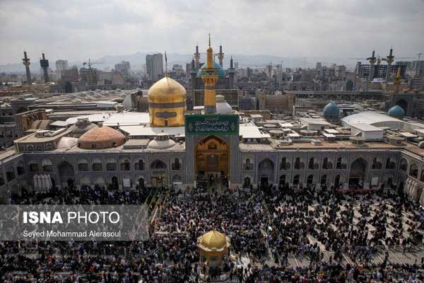 لحظه تحویل سال ۱۴۰۰ در حرم رضوی