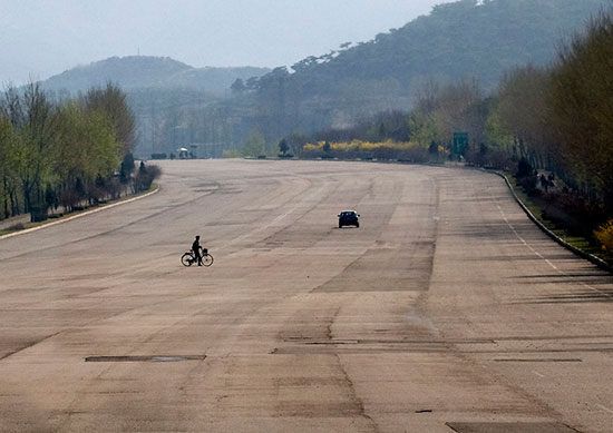 بزرگراه‌های کره شمالی، تصور زنده جاده‌های آخر الزمانی