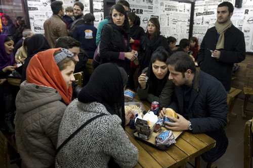 همبرگرخوری ایرانی‌ها به روایت روزنامه آمریکایی