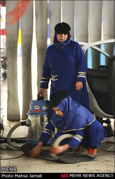 عکس؛ کارواش زنان در تبریز